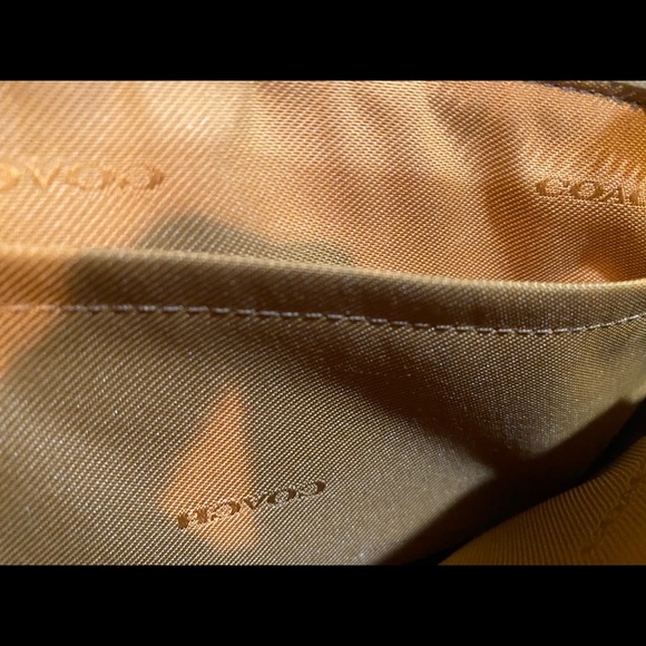 COACH
Crossbody with Patchwork Tea Rose - Picture 10 of 12